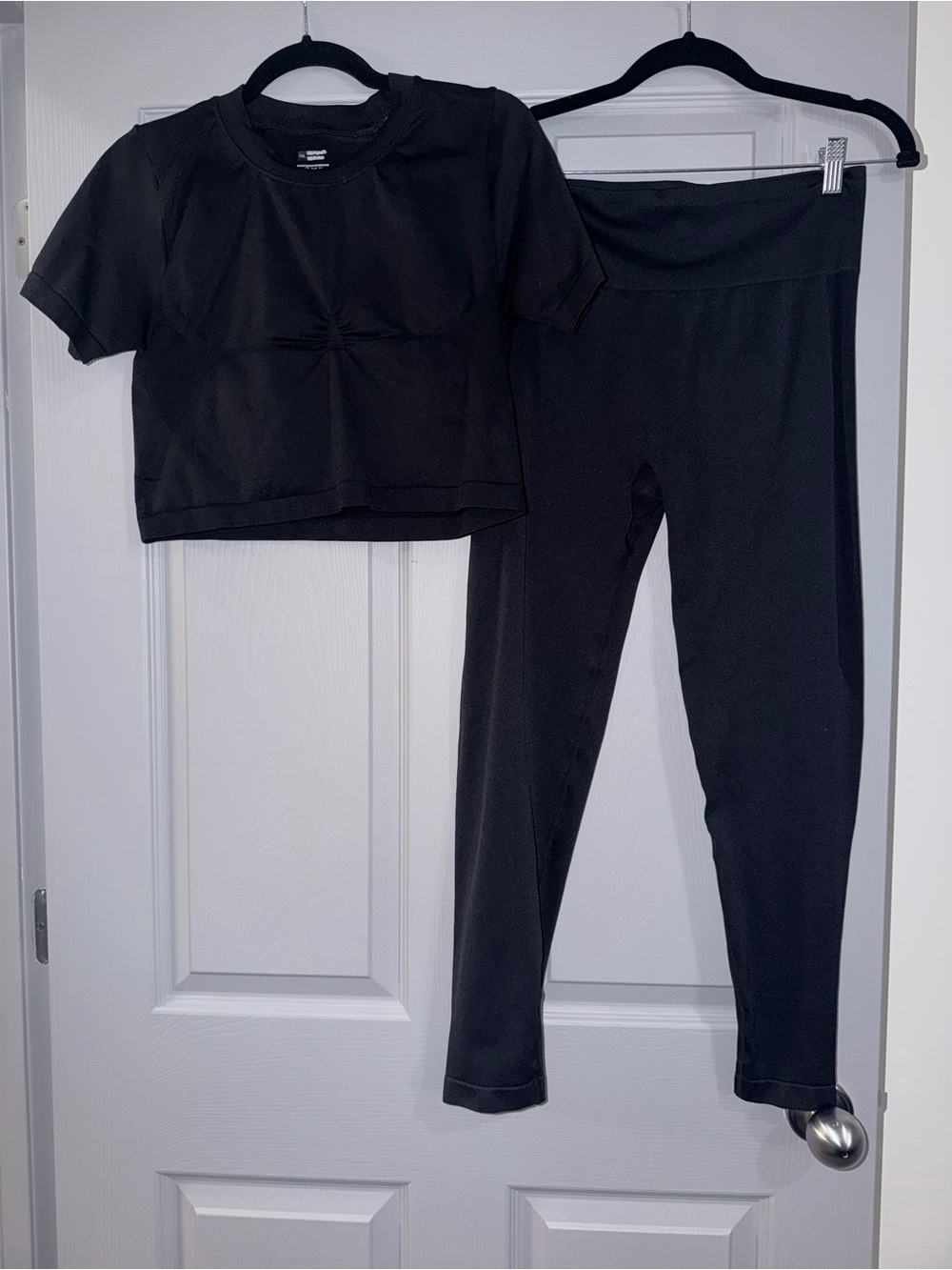 Black Two-Piece Active Set - Crop Tee & High-Waist Leggings